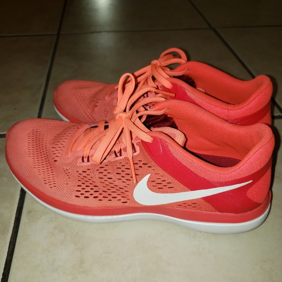 NIKE WOMENS FLEX 2016 RN - Picture 2 of 2